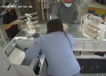 En minuto y medio roban joyería frente a palacio de gobierno de Cuernavaca