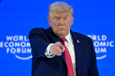 "Canadá vive gracias a Estados Unidos": Trump; expresa su "desagrado" con el discurso de Mark Carney en Davos