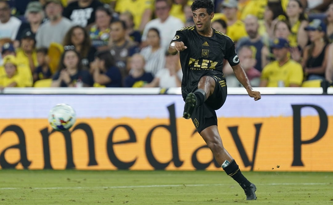 El 10 mexicano brindó un espectáculo para ser campeón / Foto: AP