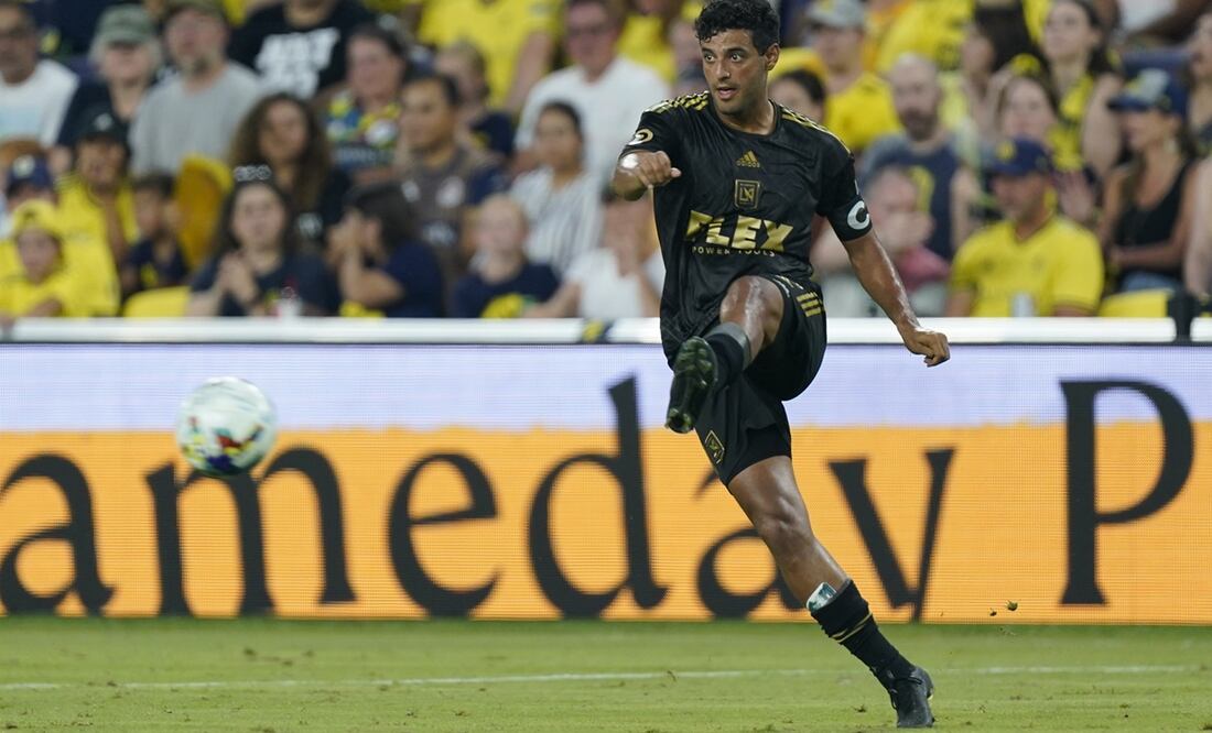 El 10 mexicano brindó un espectáculo para ser campeón / Foto: AP