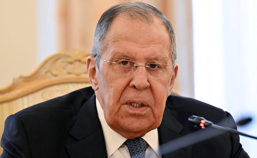 El ministro de Asuntos Exteriores de Rusia, Serguéi Lavrov, habla durante una reunión con el ministro de Asuntos Exteriores de Cuba, Bruno Rodríguez, en Moscú, Rusia, el miércoles 18 de febrero de 2026. Foto: AP