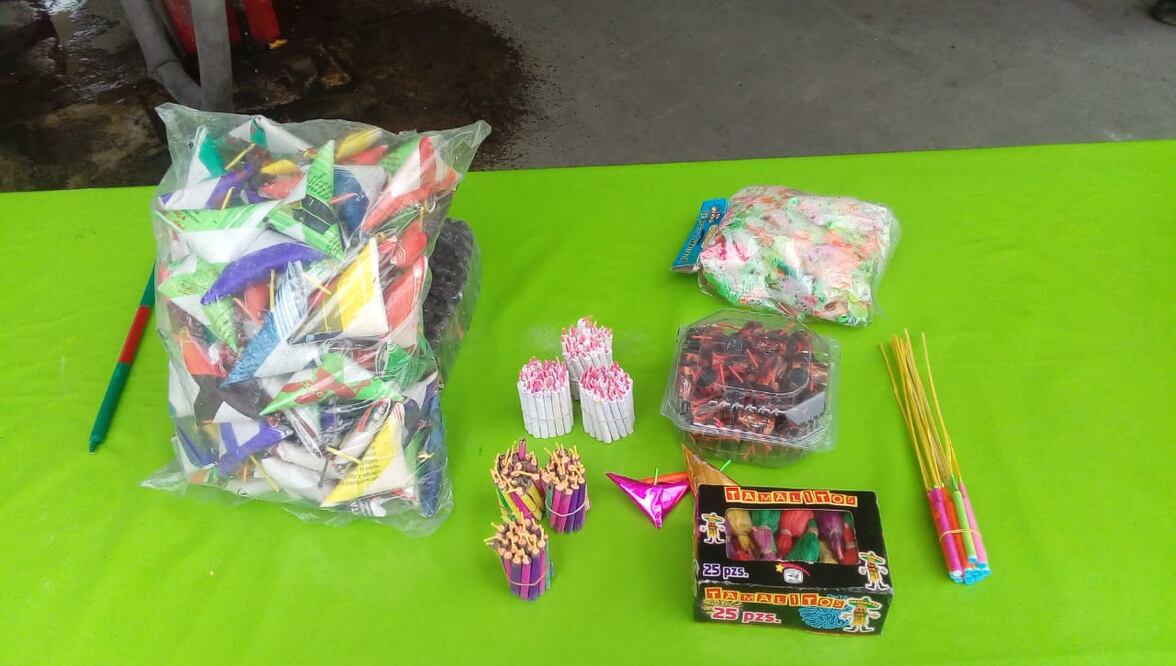 Ha habido casos donde la chispa proveniente de una luz de bengala es capaz de desencadenar un incendio dentro de un inmueble, según Bomberos. Fotografía: Especial