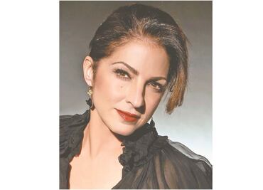 Que inmigrantes dejen de ser chivos expiatorios, dice Gloria Estefan en entrevista exclusiva