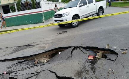 Se abre socavón por lluvias en Chetumal