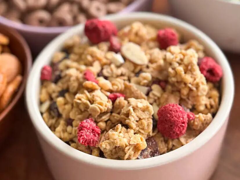 Las granolas de supermercado contienen azúcares artificiales y naturales. Foto: Unsplash