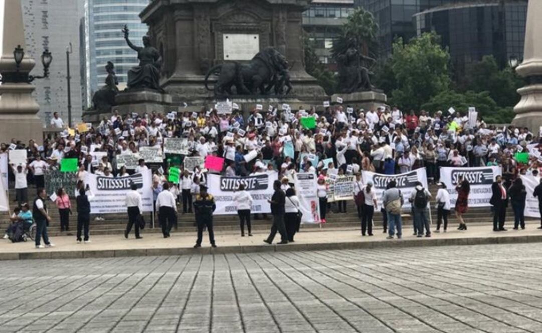 Movilización del SITISSSTE en el Ángel de la Independencia (PERLA MIRANDA. EL UNIVERSAL)