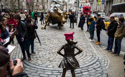 Escultor del toro de Wall Street arremete contra figura de niña