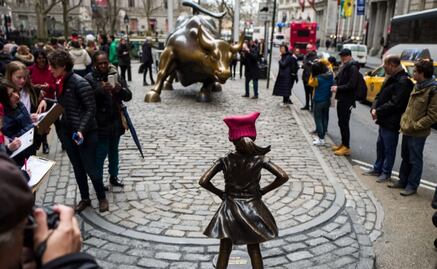 Escultor del toro de Wall Street arremete contra figura de niña