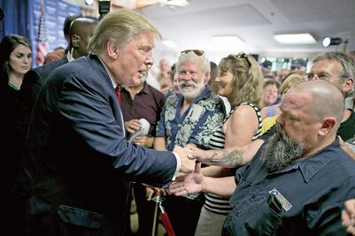 Trump recurre a mano de obra extranjera