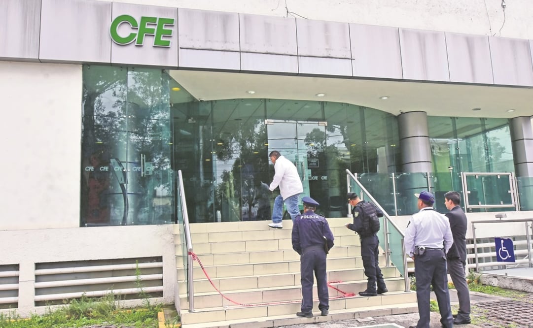 Comando asalta instalaciones de CFE
