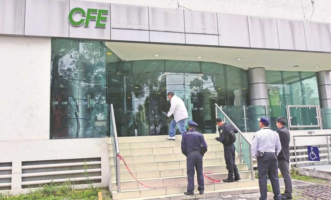 Comando asalta instalaciones de CFE