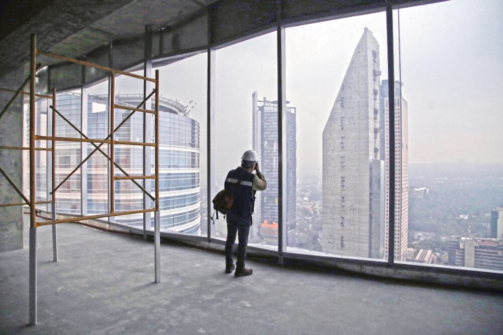 Solili prevé que en 2019 habrá menor construcción de oficinas, mientras que 27% de los encuestados ve un escenario estable para nuevas edificaciones. (ARCHIVO EL UNIVERSAL)