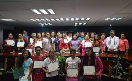 Reconocen la trayectoria de veinte mujeres indígenas