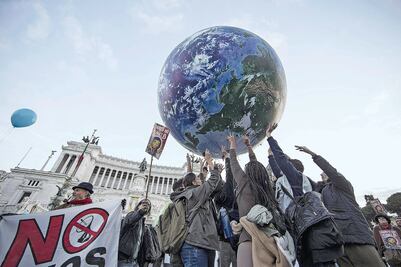 Logran acuerdo histórico para frenar calentamiento global