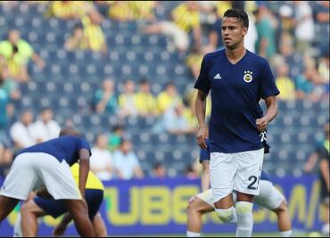 Frío debut de Reyes con el Fenerbahce