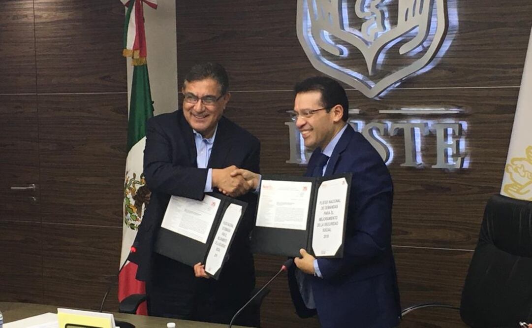 Alfonso Cepeda Salas, secretario general del Sindicato Nacional de Trabajadores de la Educación (SNTE) y Luis Antonio Ramírez Pineda, director general del ISSSTE / Tomada de Twitter @SnteNacional