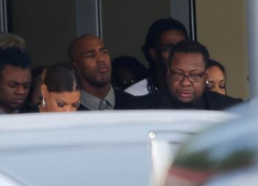 Niegan a ex de Bobbi Kristina pasar a su funeral