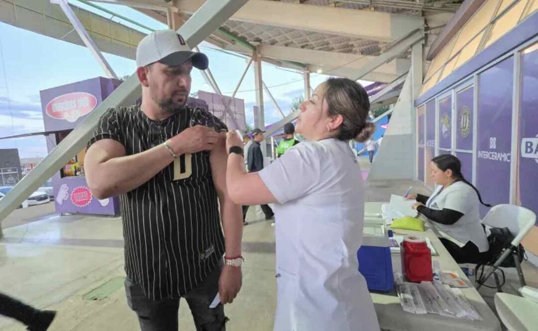 La mandataria estatal informó que se ha vacunado a 423 mil chihuahuenses contra el sarampión / Foto: Especial