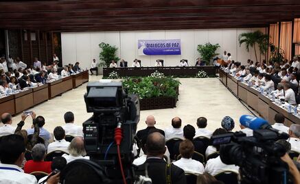 EPN va a Cuba por acuerdos de paz en Colombia