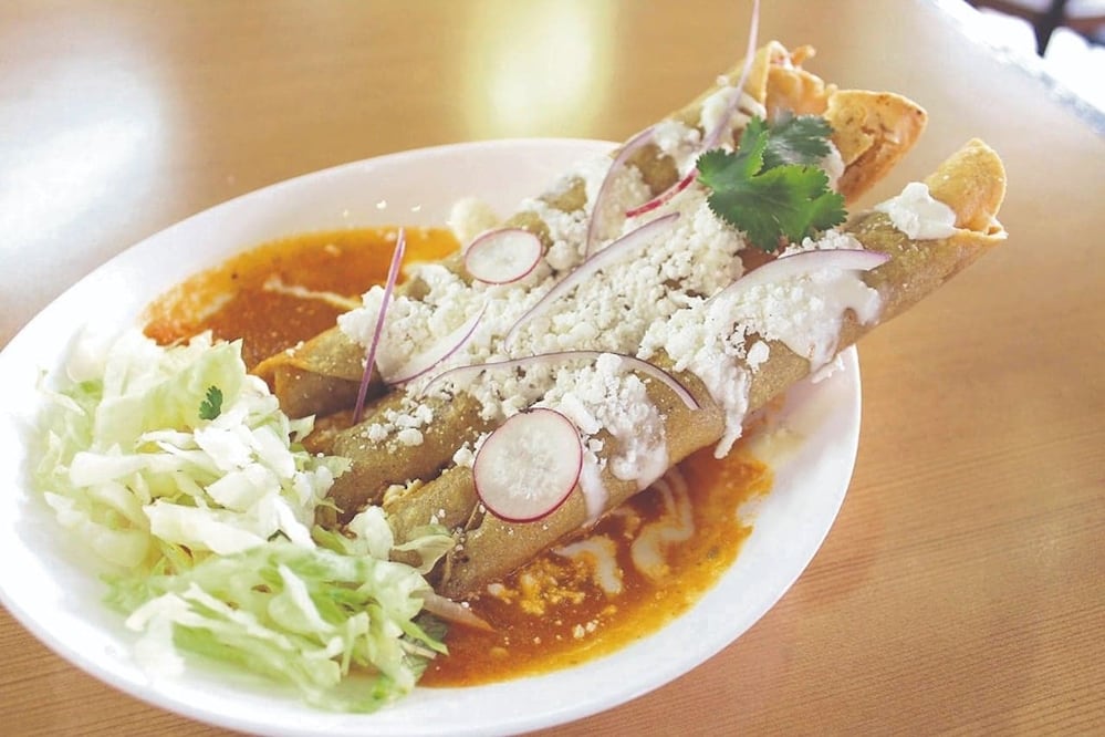 Si quieres probar una garnacha diferente, las flautas ahogadas son una buena opción / Foto: Archivo de EL UNIVERSAL