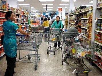 Mexicanos ven difícil comprar comida, viajar o ahorrar