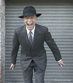 Incineran en NY a David Bowie