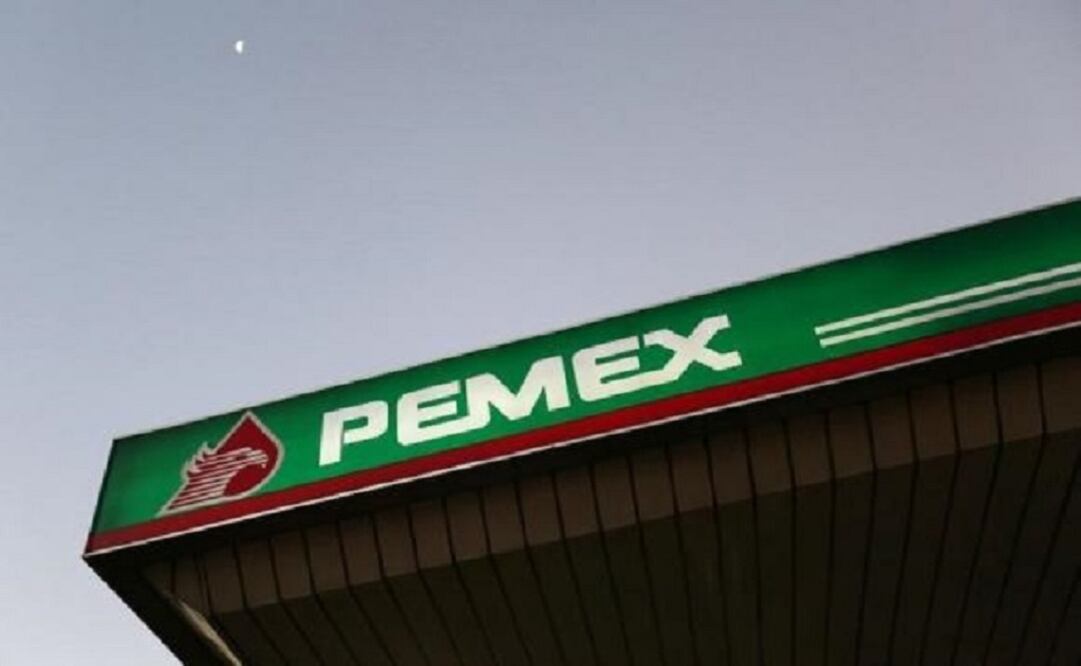 Moody's expects that depressed oil prices will further undercut Pemex's cash flow generation and result in rising balance sheet leverage over the next several years. (Photo: Archive / EL UNIVERSAL) 
