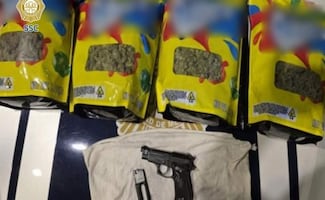 Detienen a hombre en posesión de 4kg de marihuana en alcaldía Azcapotzalco; portaba réplica de arma