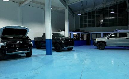 Aseguran 53 vehículos "monstruos" con blindaje artesanal en predios ubicados en la GAM y Cuauhtémoc; hay tres detenidos