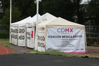 Descansan 450 integrantes de la caravana migrante en estadio de la CDMX