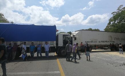 Bloquean carretera en Huatulco por asesinato de líder regional