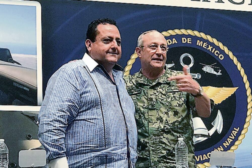 El secretario Vidal Francisco Soberón (der.) afirma que la Marina está comprometida para apoyar a garantizar comicios en paz. (GLADYS RODRÍGUEZ. EL UNIVERSAL)