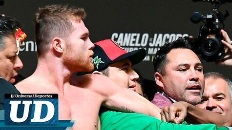 'Canelo' Álvarez califica a su promotor Óscar de la Hoya como desleal