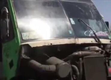 Conductor impacta camión de pasajeros cerca de estación Villa de Cortés del Metro