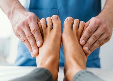 Conoce los ejercicios que previenen la fascitis plantar; tienen beneficios inmediatos