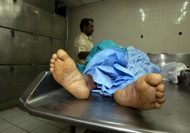 Dan por muerta a mujer en Bolivia hasta que comenzó a llorar en la funeraria