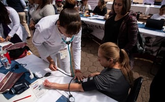 México refuerza vacunación contra sarampión; Plan Michoacán aplica dosis y atención médica tras brote