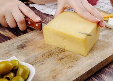 ¿Qué le sucede al corazón si comes queso a diario?