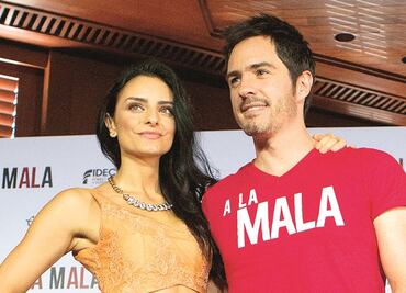 Aislinn Derbez y Mauricio Ochmann apasionados ante Kailani