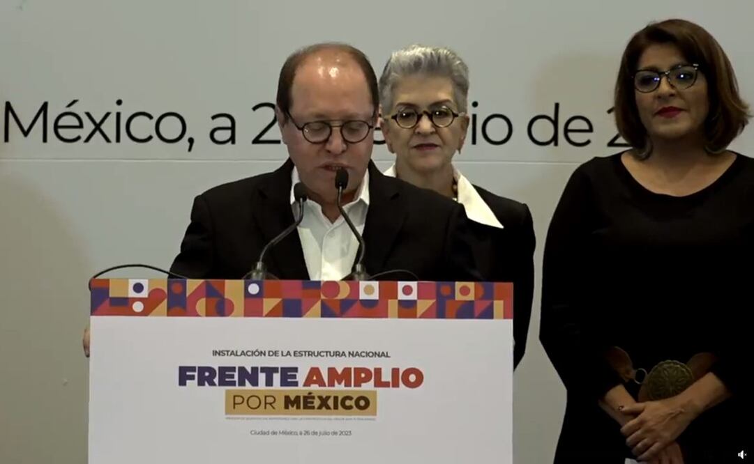 Marco Baños, integrante del Comité Organizador del Frente Amplio por México en conferencia de prensa. Foto: Captura/ Facebook PAN