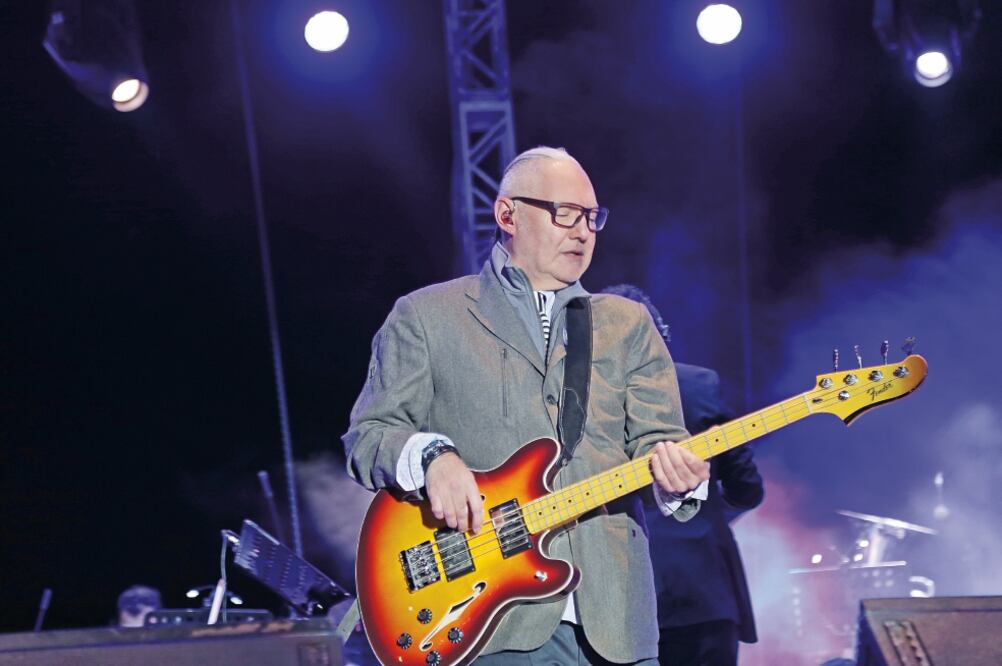 “Después del concierto de Caifanes en Culiacán, Sinaloa, la noche del viernes pasado, coqueteó con el aleteo de un colibrí” (ARCHIVO EL UNIVERSAL)