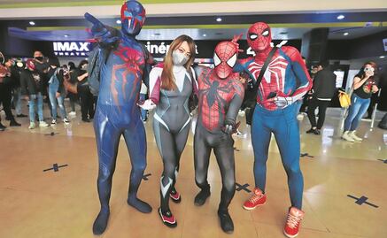 Se visten de héroes por un día fans de Spider-Man