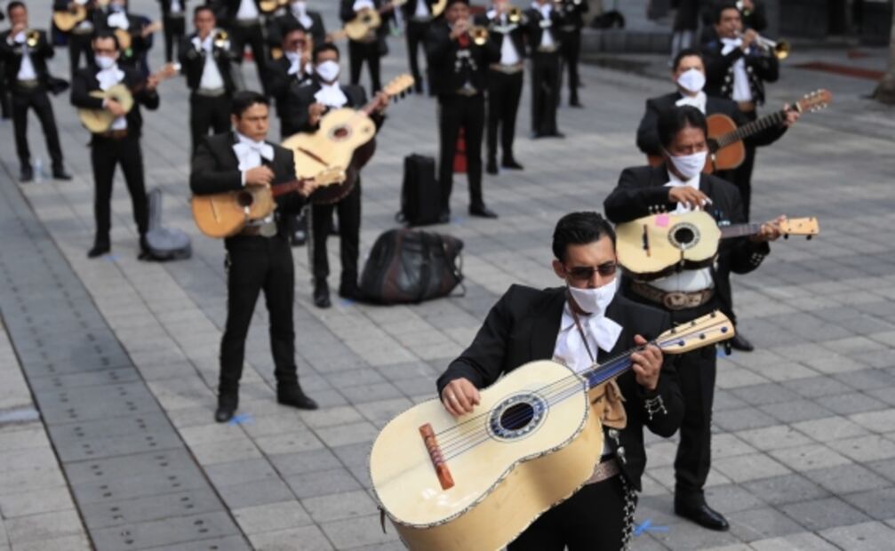 Sismo, mariachis y una noche con paramédicos, en las mejores fotos de la semana