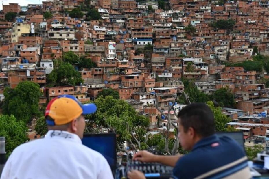Una voz en el tejado anima la zona de Caracas más castigada por el Covid-19