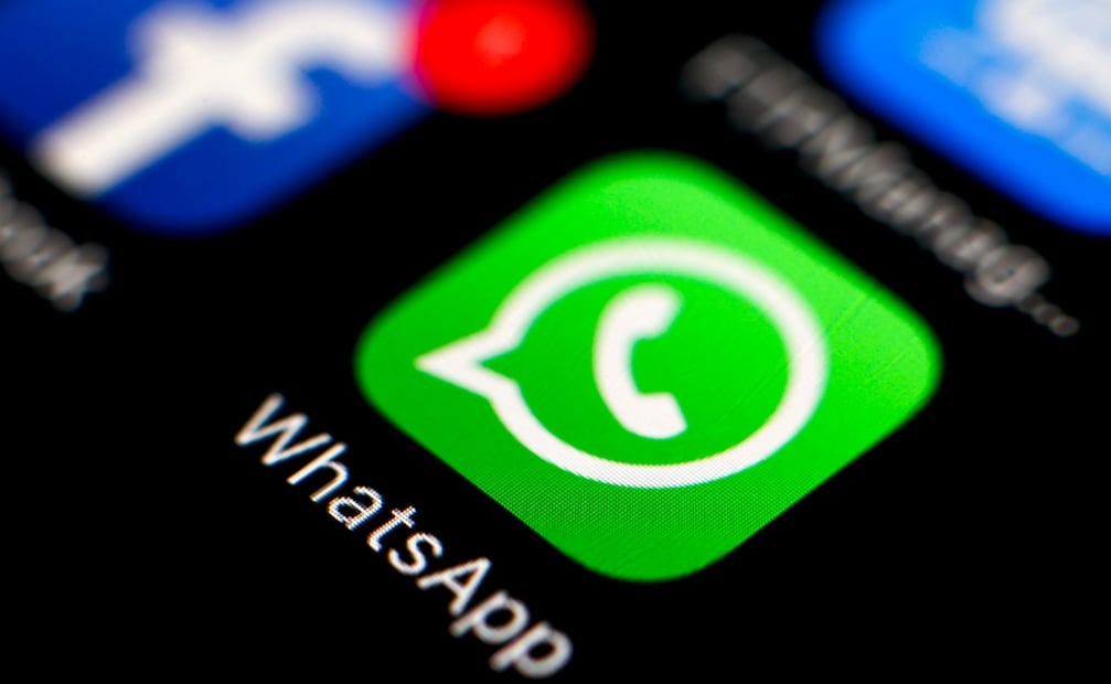 WhatsApp puede ayudarte a celebrar el Año Nuevo 2026 si estás fuera de casa. Foto: Unsplash