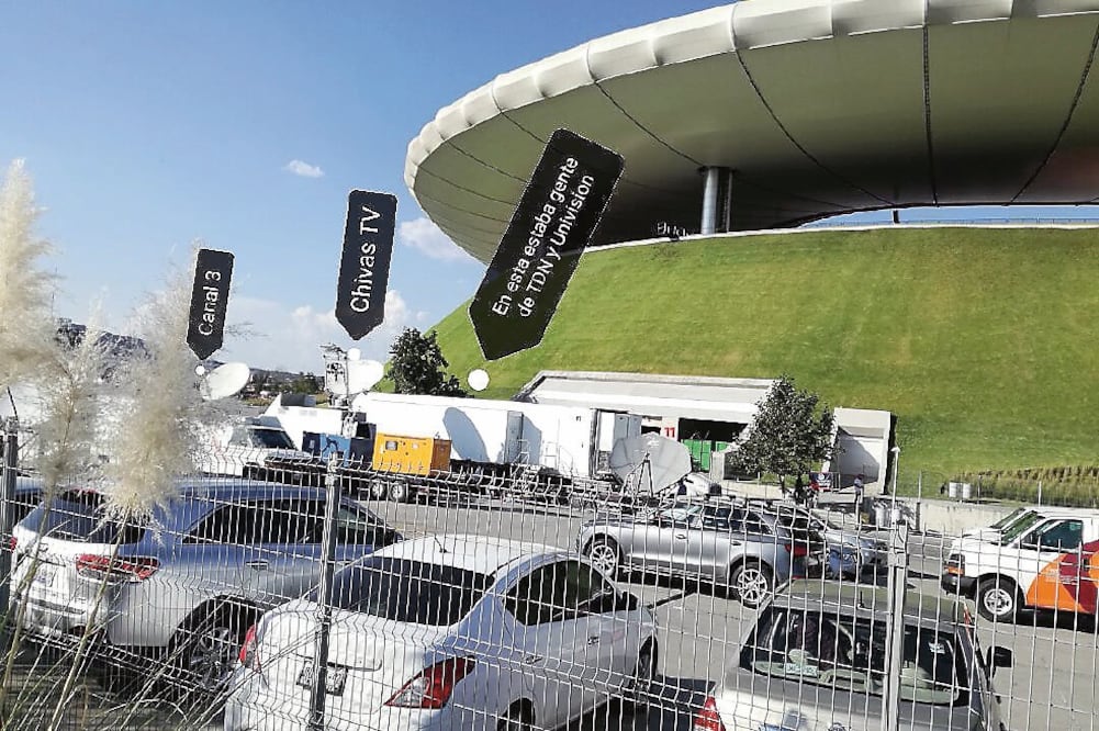 Debido a que son colocadas juntas, la diferencia de tamaños en las unidades móviles es evidente. (MAURICIO GUTIÉRREZ. EL UNIVERSAL)