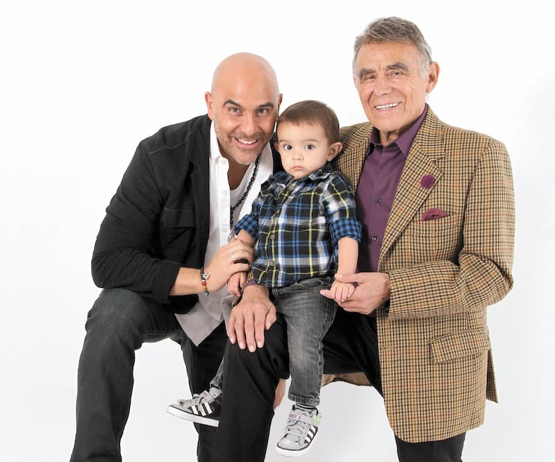 El actor con su hijo Héctor Suárez Gomís y su nieto Pablo Suárez. Fotos: ARCHIVO EL UNIVERSAL
