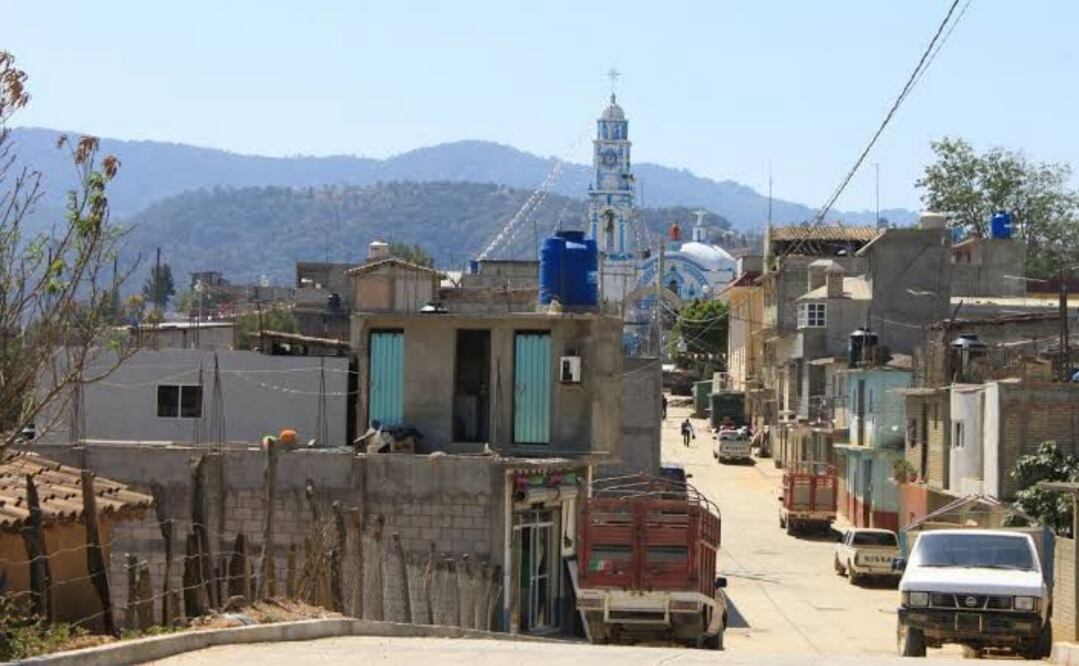 El secretario de Gobierno de Oaxaca dijo que se mantiene el diálogo con las autoridades de los municipios de San Juan Mazatlán y Santo Domingo Petapa para recuperar la paz social. Foto: Especial