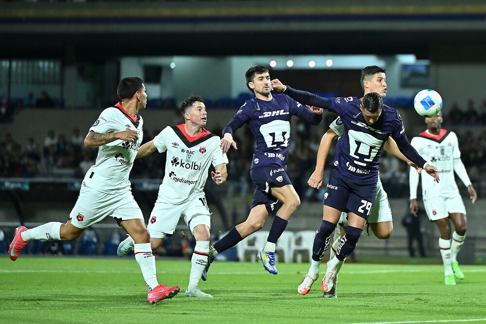 Pumas sufre con Alajuelense, pero clasifica a los cuartos de final de la Copa de Campeones de la Concacaf - Foto: Imago7