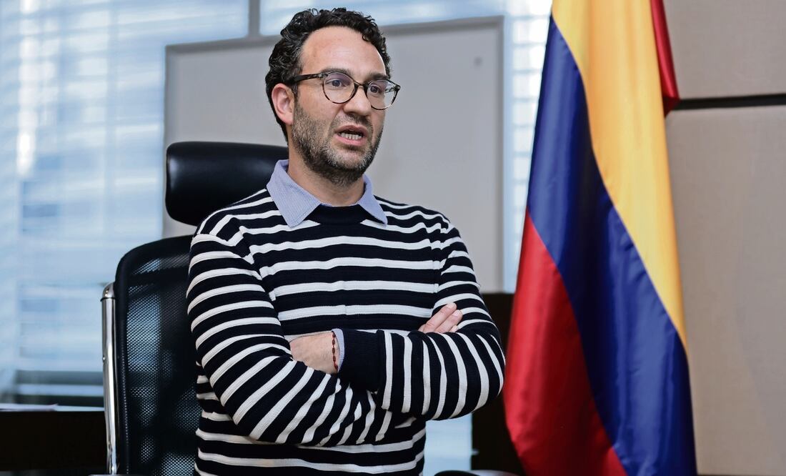 Alfredo Molano Jimeno, cónsul de Colombia en México, alertó que algunos exmilitares colombianos reclutados por el crimen organizado son víctimas de trata y engaño, no simples mercenarios. Foto: Fernanda Rojas / EL UNIVERSAL